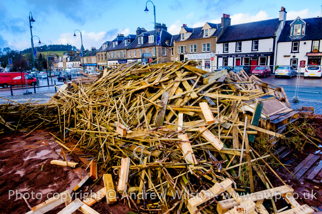 Biggar Bonfire pictures are © Andrew Wilson and must not be used without permission