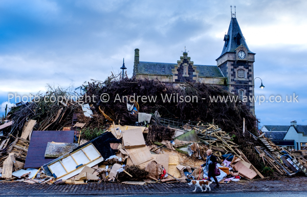 Biggar Bonfire - picture © copyright Andrew Wilson - all rights reserved